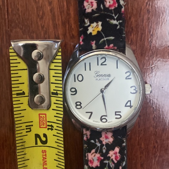 Geneva Platinum Women’s Floral Watch - Picture 12 of 14